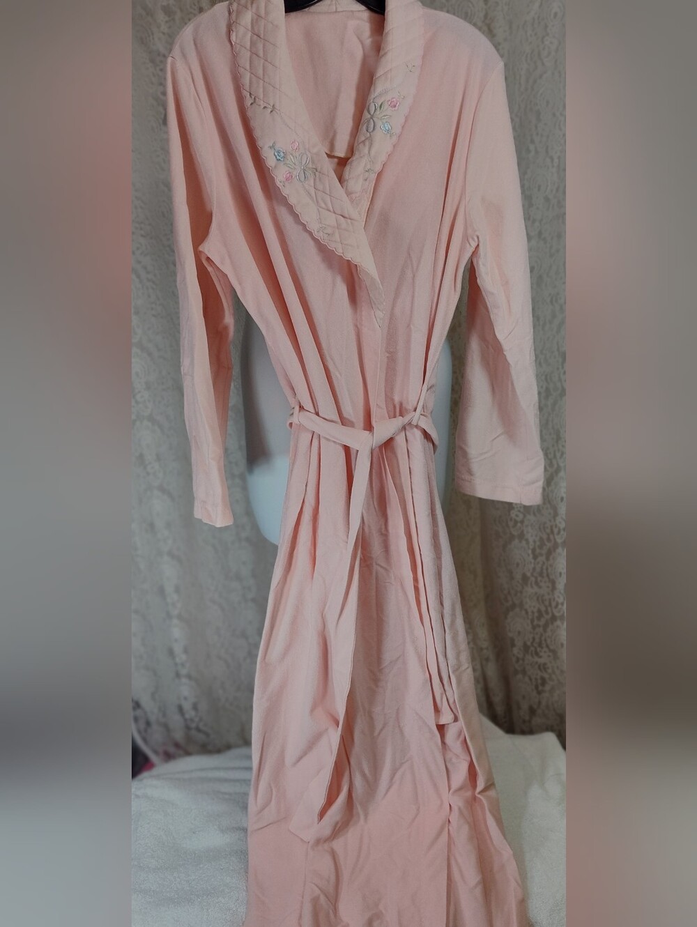 Carole Robe, Plush Pink, Quilted collar, Embroidery, Wrap